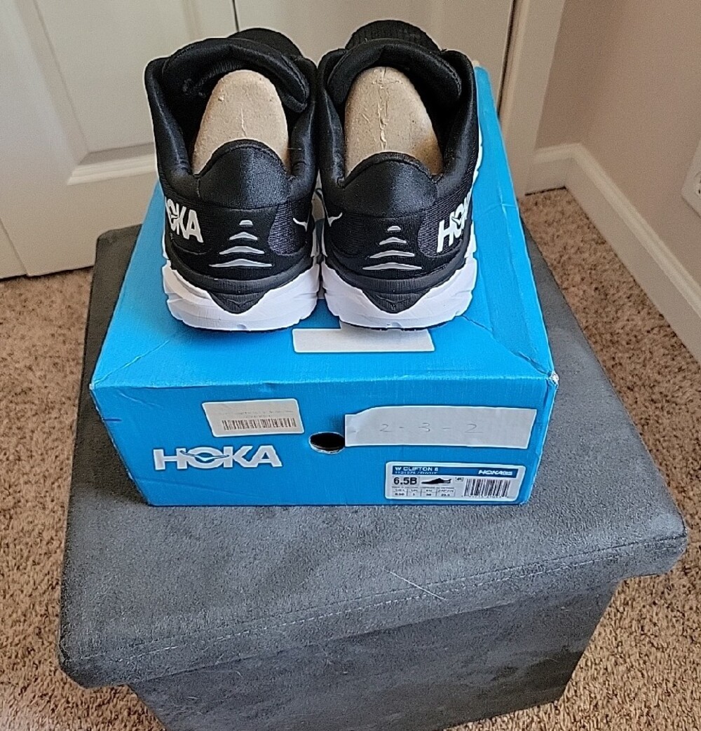 Hoka Clifton 8 Running Shoe NIB - Picture 2 of 6